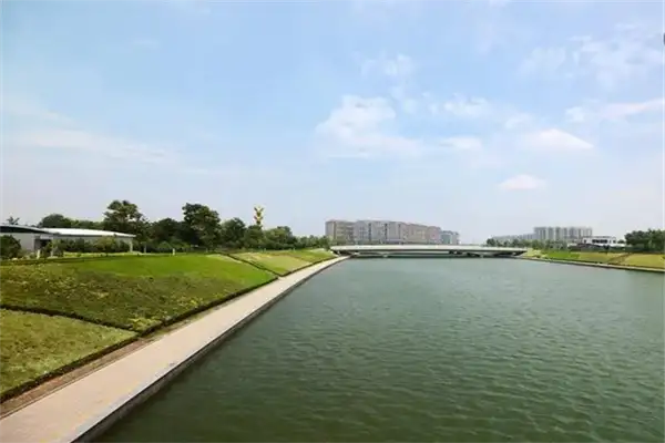 加快建设美丽郑州